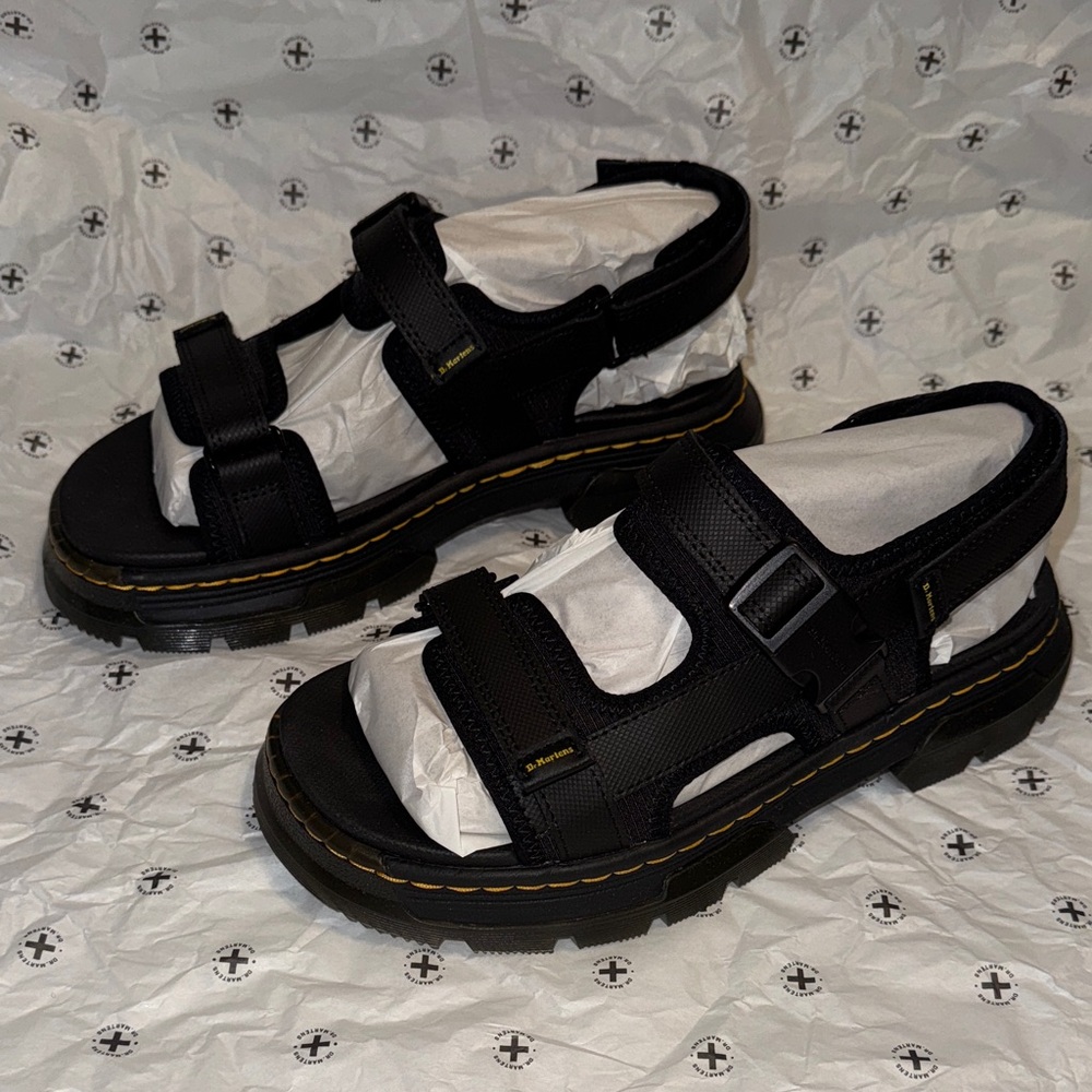 Dr. Martens Unisex-Adult Forster Poly Rip Stop Sandal NIB